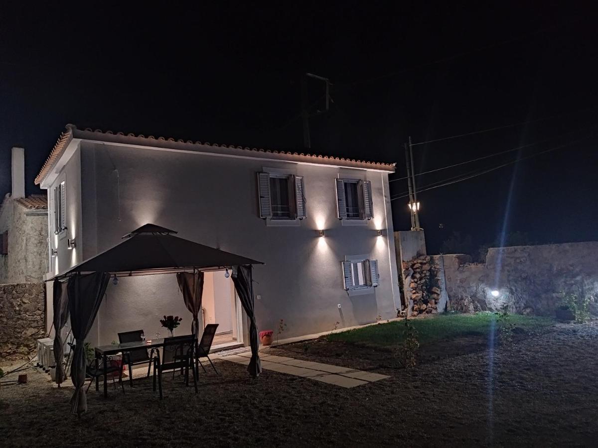 Villa Vikou House Yírion Exterior foto