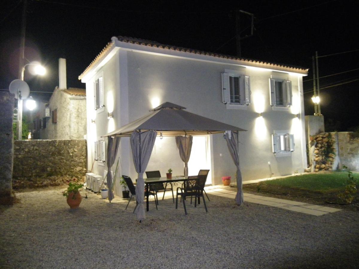 Villa Vikou House Yírion Exterior foto