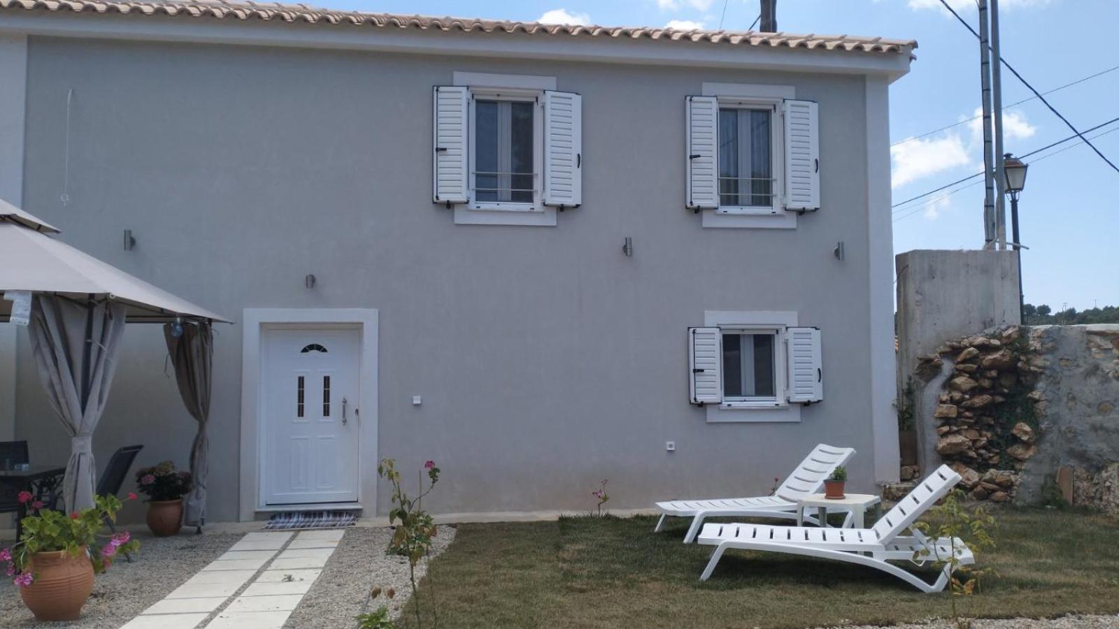Villa Vikou House Yírion Exterior foto