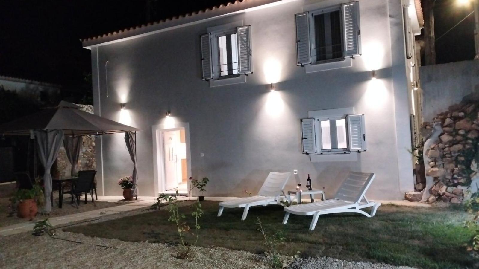Villa Vikou House Yírion Exterior foto